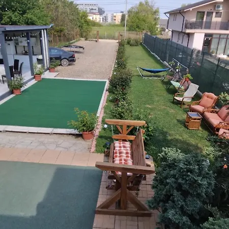 Casa Rustica بيت ضيافة Năvodari