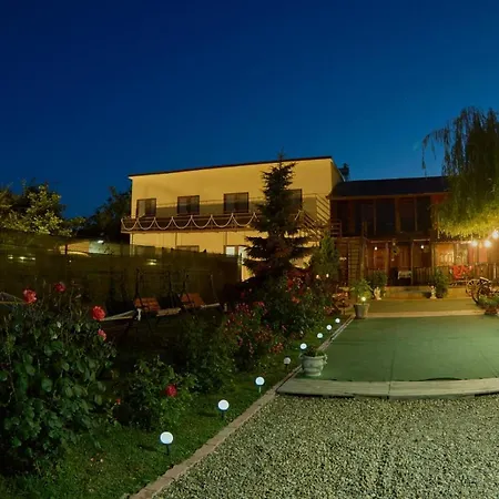 Casa Rustica بيت ضيافة Năvodari