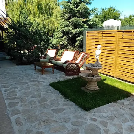 Casa Rustica بيت ضيافة Năvodari